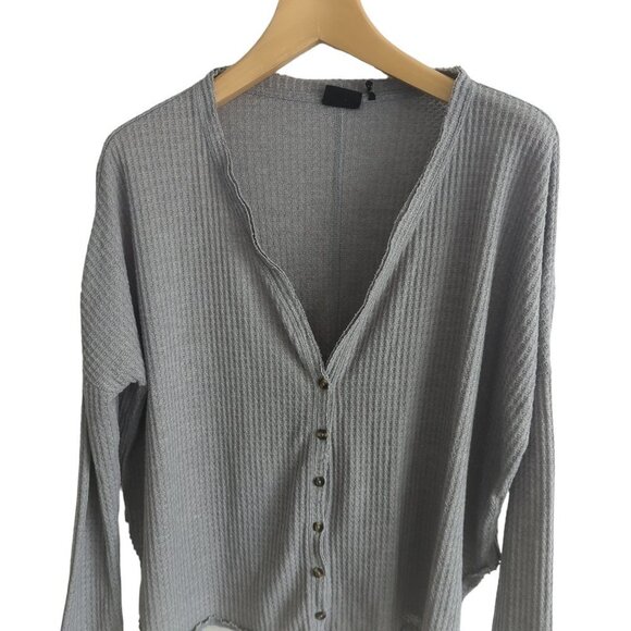 Urban Outfitters Jojo Oversized Thermal Button Down Shirt - Picture 5 of 6